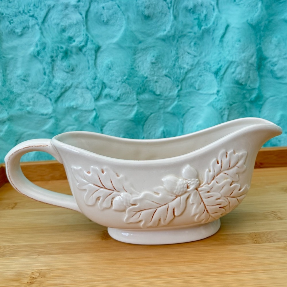 Vintage Victorian Ivory Gravy Boat Serving Kitchen Neutral Pottery Tableware 10”